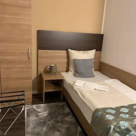 Hotell Pizzeria Da Beni Kochersteinsfeld
