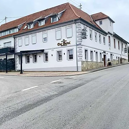 Pizzeria Da Beni 호텔 Kochersteinsfeld